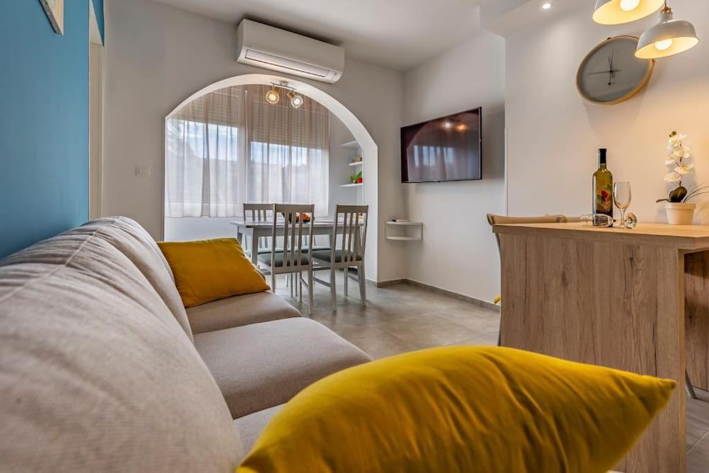 New Two Bedroom Apartment Maloni Пула Екстер'єр фото
